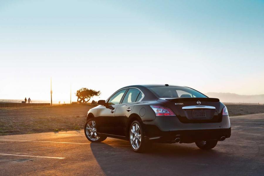  Nissan Maxima 2012 года  (фото 2 из 26)